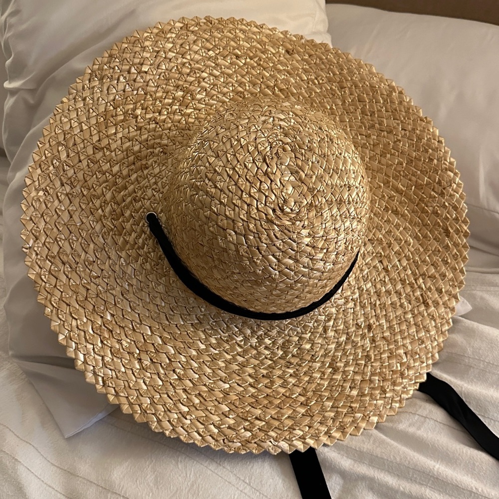 Lack of color straw hat Medium 57cm EUC